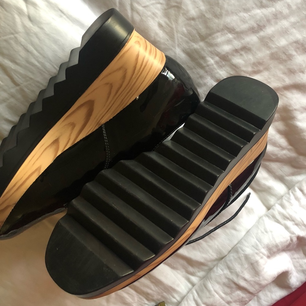 Shoes - Picture 8 of 16